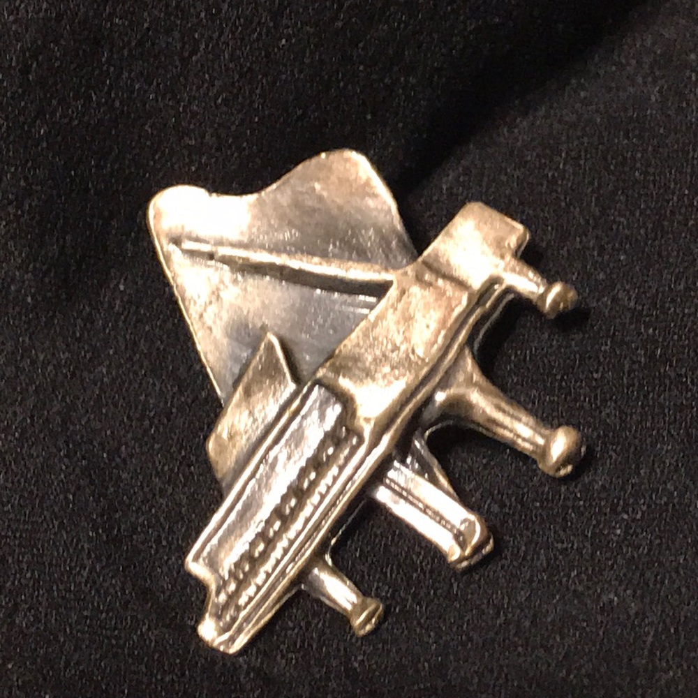 Grand Piano Pin - Picture 2 of 4